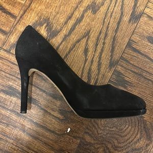 Vince Camuto signature suede pumps approx 3.5 inches